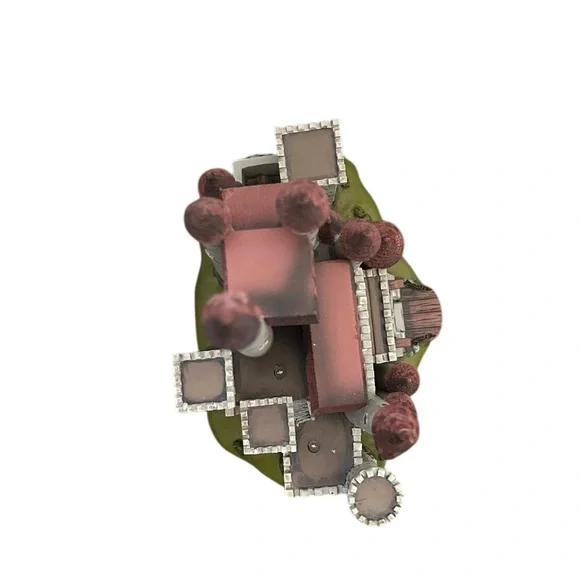 Disney Snow White Castle - #4 in Disney Castle Collection - w/lights - Picture 9 of 12